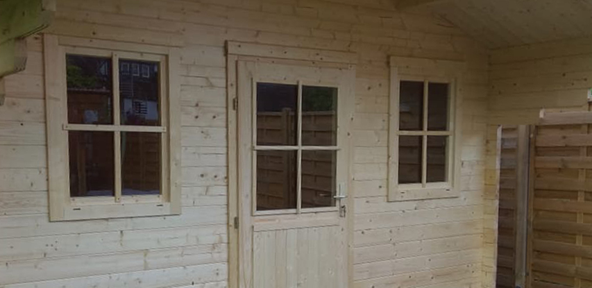 Außen Referenzen | Gartenhaus mit Tür und Fenstern | Holzland Bunzel in Marl und Hamm